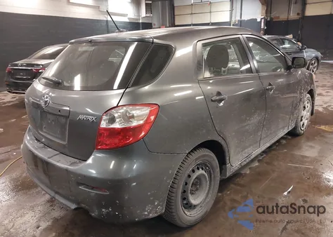 2010 Toyota Matrix z USA, uszkodzony, nr VIN 2T1KU4EE8AC446364